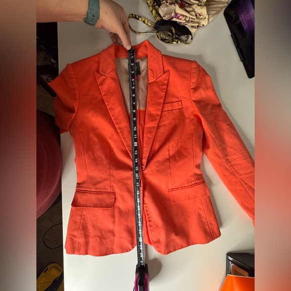Vince Camuto Coral Tailored Blazer – Size 6 | One Button - Picture 10 of 11